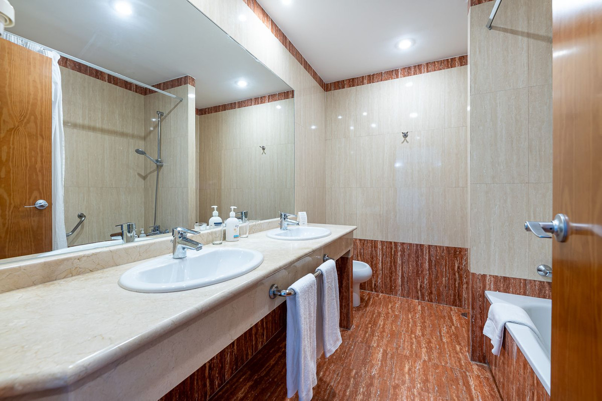 Se vende Apartamento en Planta Última de 1 dormitorios en Costa Del Sol, Málaga, España