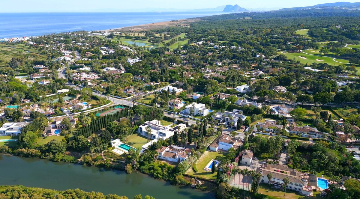Plots for sale in Sotogrande Costa Del Sol, Cádiz, Spain