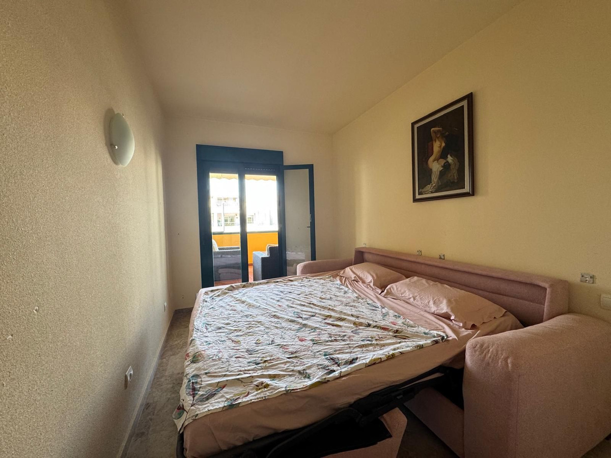 Se vende Apartamento Planta Media de 3 dormitorios en Costa Del Sol, Málaga, España
