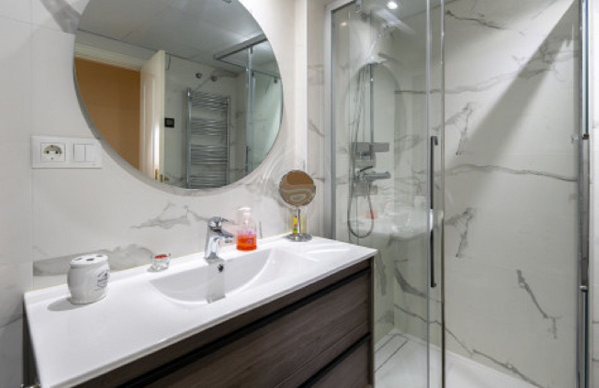 Se vende Apartamento Planta Media de 3 dormitorios en Costa Del Sol, Málaga, España