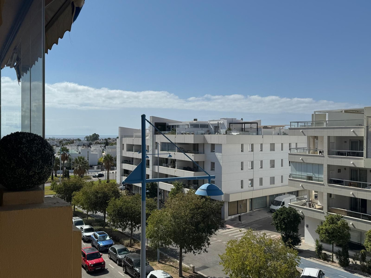 Se vende Apartamento Planta Media de 3 dormitorios en Costa Del Sol, Málaga, España