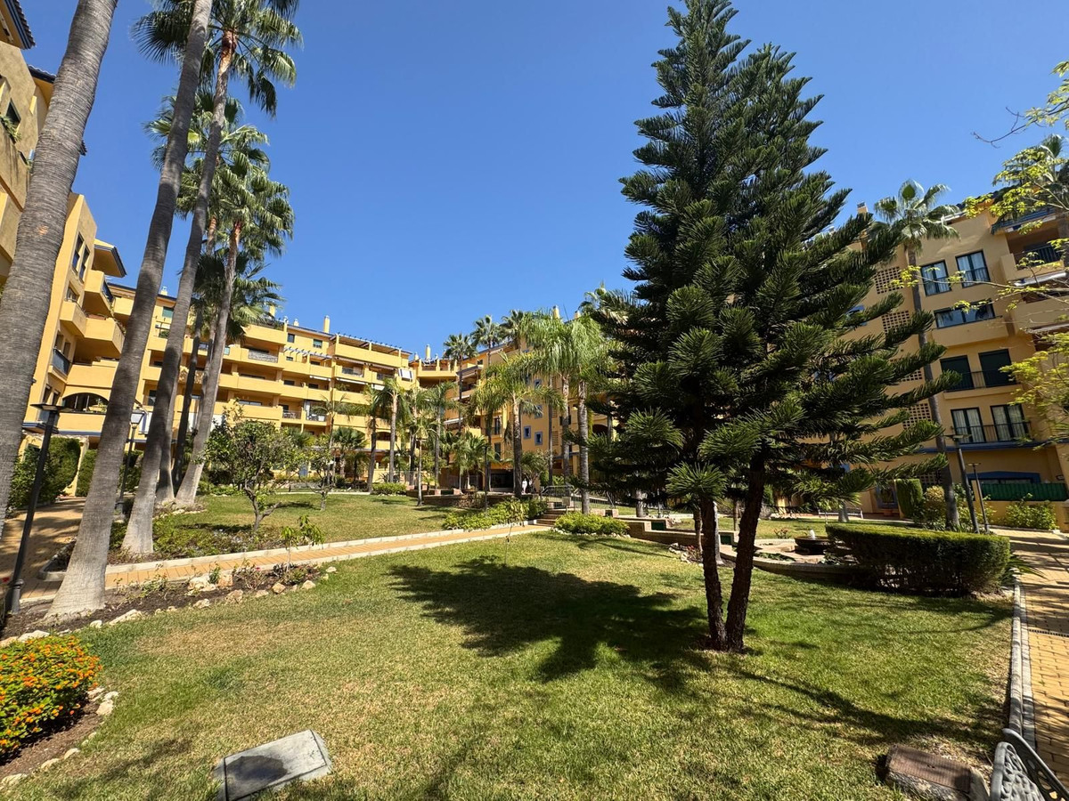 Se vende Apartamento Planta Media de 3 dormitorios en Costa Del Sol, Málaga, España