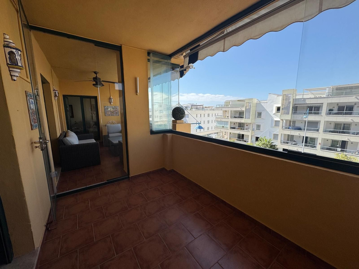 Se vende Apartamento Planta Media de 3 dormitorios en Costa Del Sol, Málaga, España