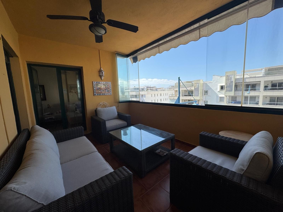 Se vende Apartamento Planta Media de 3 dormitorios en Costa Del Sol, Málaga, España