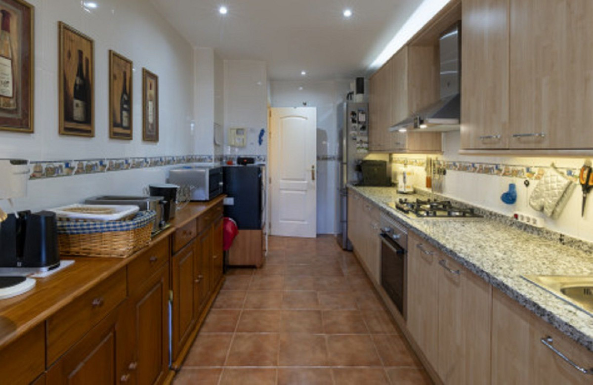 Se vende Apartamento Planta Media de 3 dormitorios en Costa Del Sol, Málaga, España