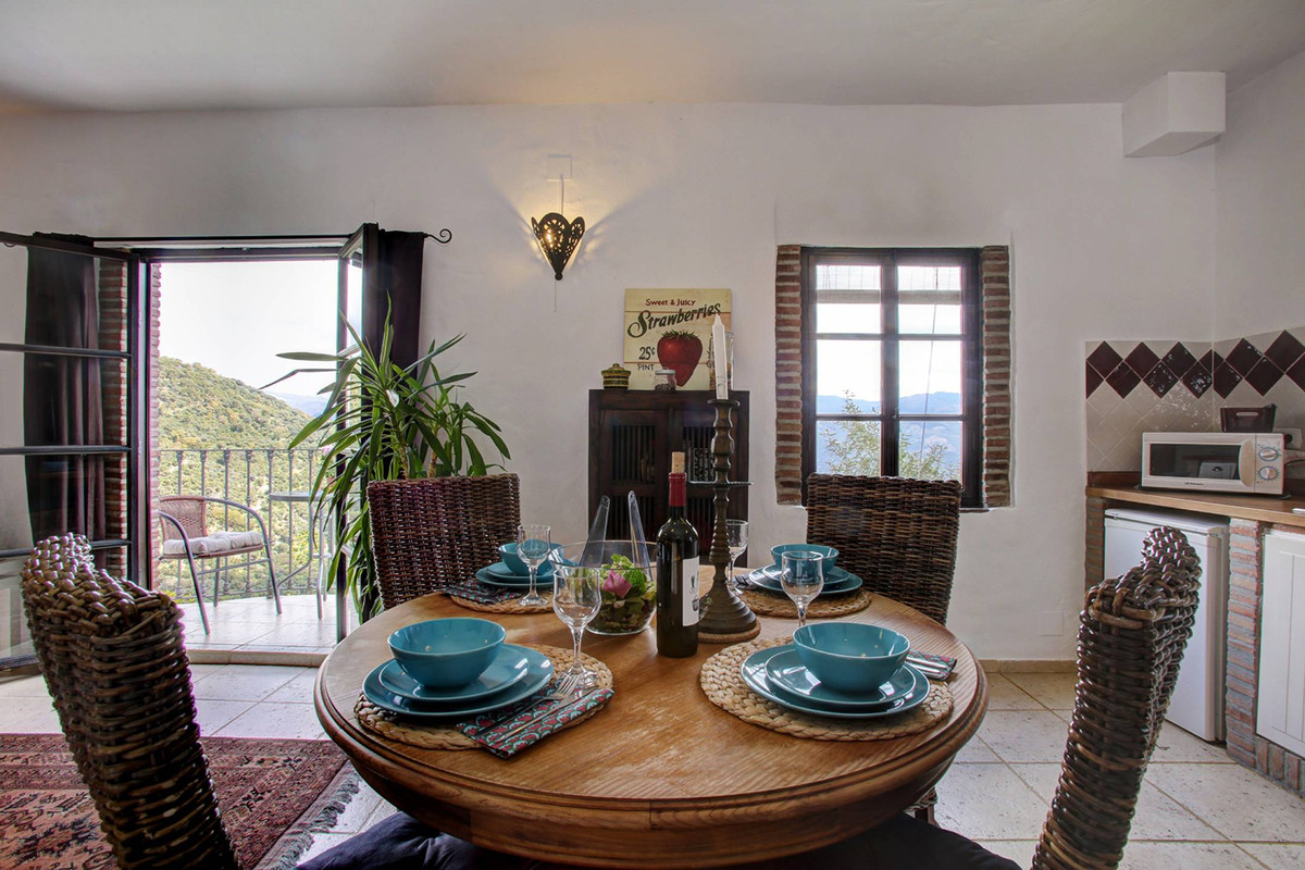 Se vende Edificio residencial de 3 dormitorios en Costa Del Sol, Málaga, España
