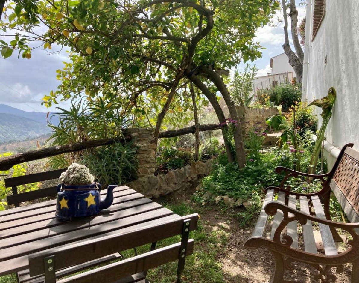 Se vende Edificio residencial de 3 dormitorios en Costa Del Sol, Málaga, España