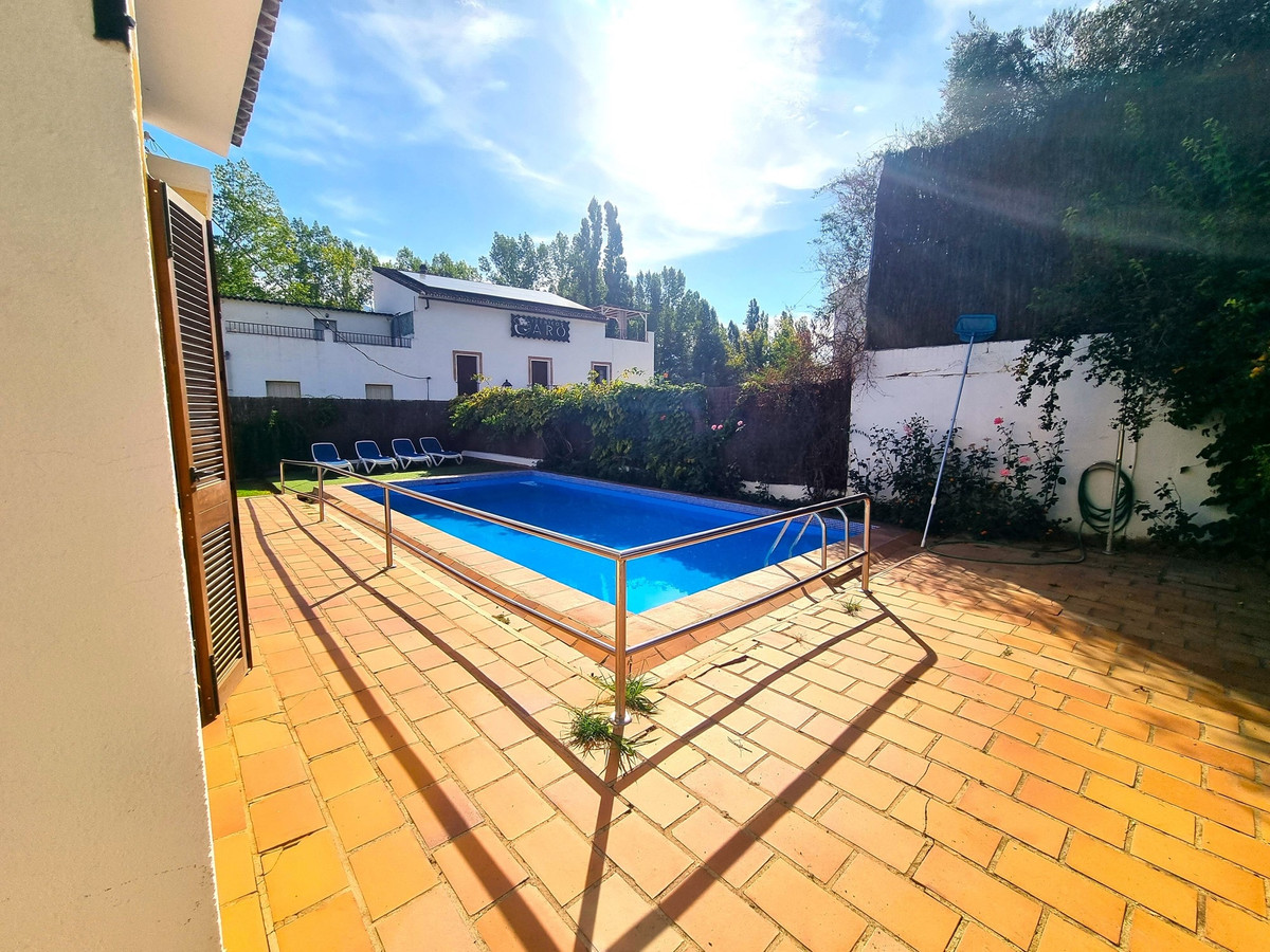 4 Bed Townhouse for sale in Cortes De La Frontera Costa Del Sol, Málaga, Spain
