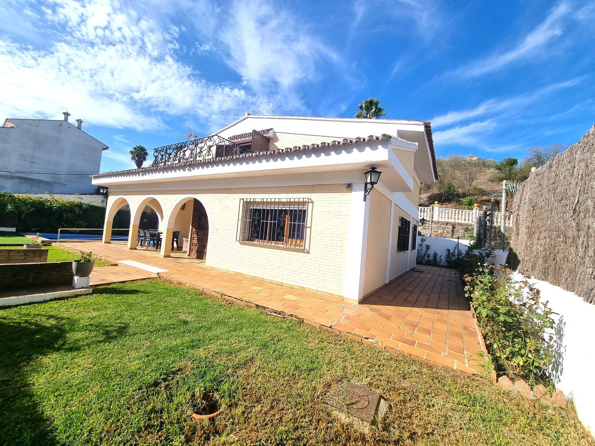 4 Bed Townhouse for sale in Cortes De La Frontera Costa Del Sol, Málaga, Spain