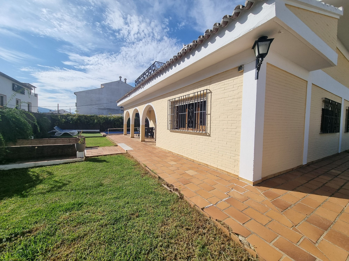 4 Bed Townhouse for sale in Cortes De La Frontera Costa Del Sol, Málaga, Spain