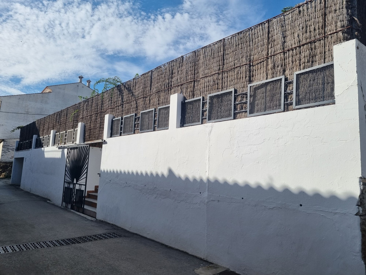 4 Bed Townhouse for sale in Cortes De La Frontera Costa Del Sol, Málaga, Spain