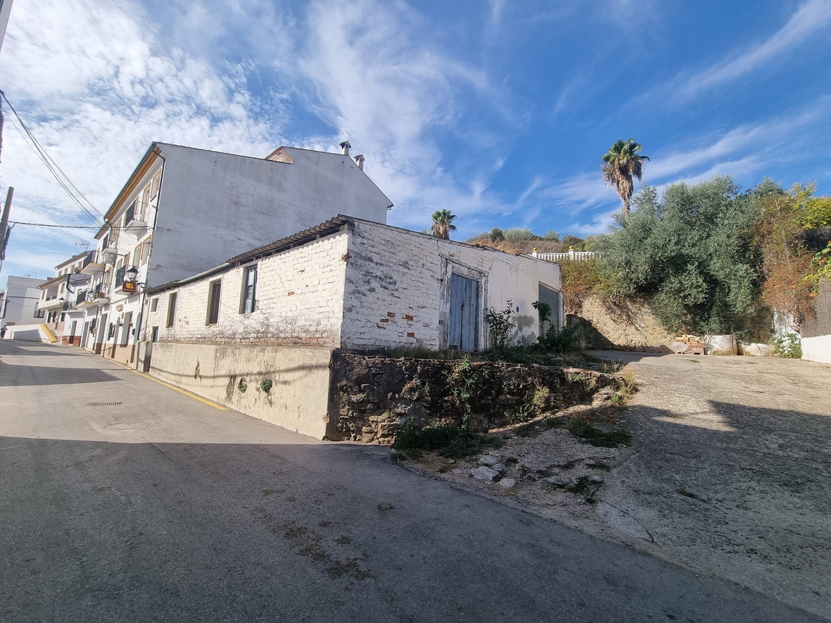 4 Bed Townhouse for sale in Cortes De La Frontera Costa Del Sol, Málaga, Spain