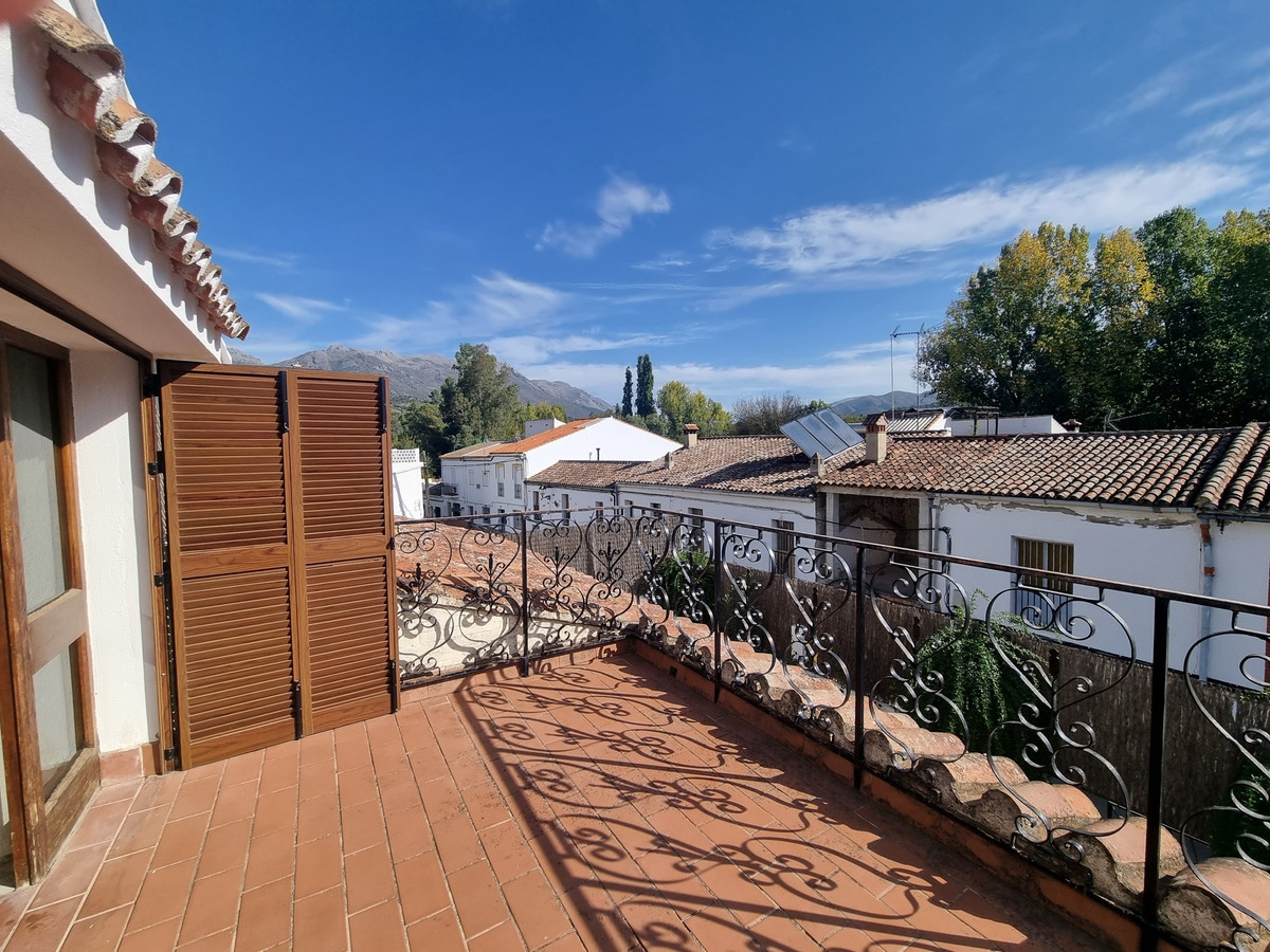 4 Bed Townhouse for sale in Cortes De La Frontera Costa Del Sol, Málaga, Spain