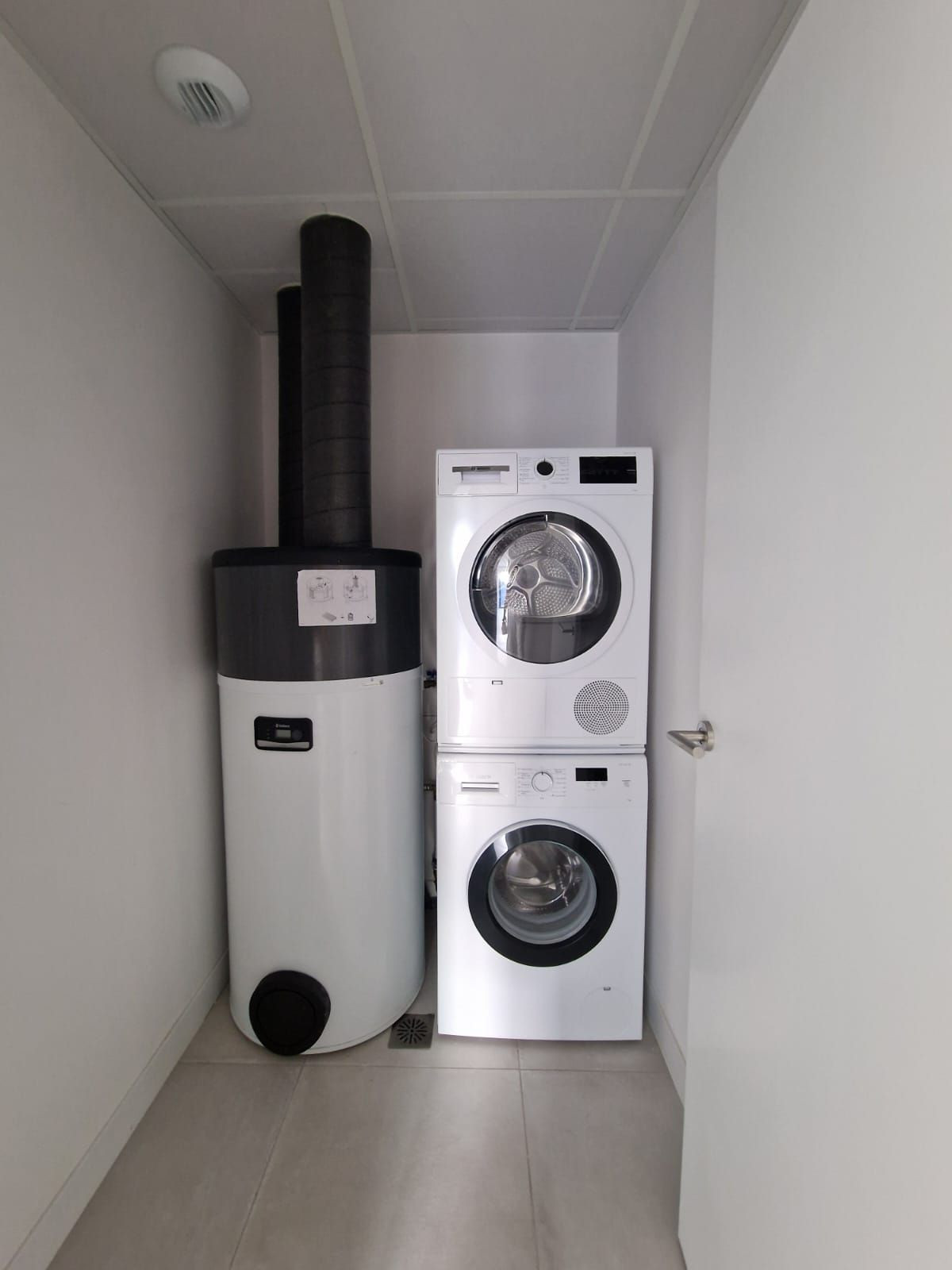 3 Bed Apartment for sale in Selwo Costa Del Sol, Málaga, Spain