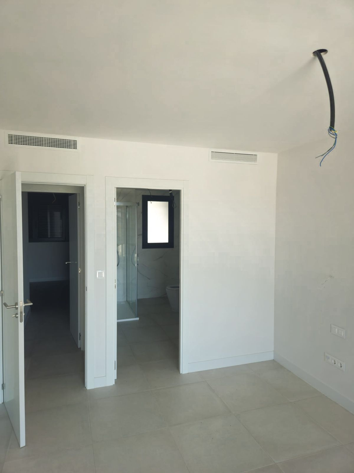 3 Bed Apartment for sale in Selwo Costa Del Sol, Málaga, Spain