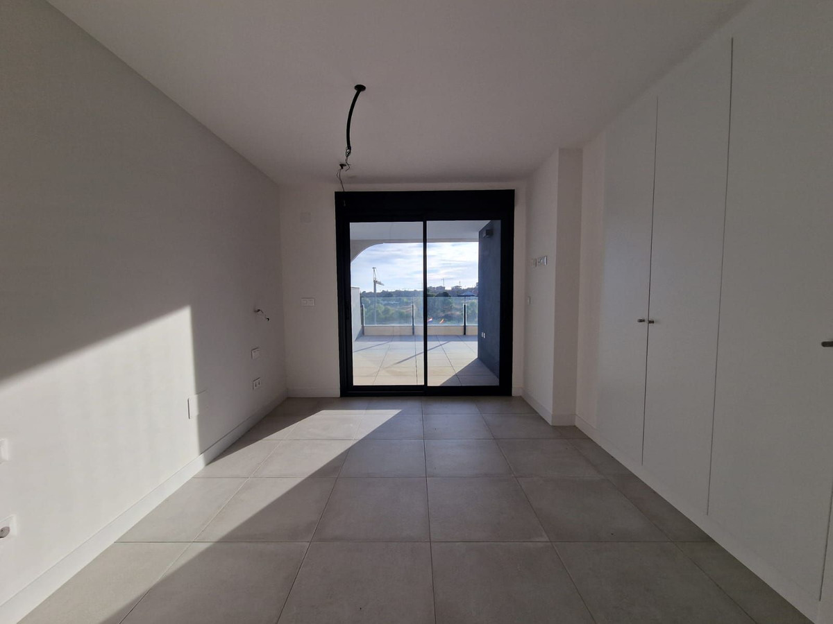 3 Bed Apartment for sale in Selwo Costa Del Sol, Málaga, Spain