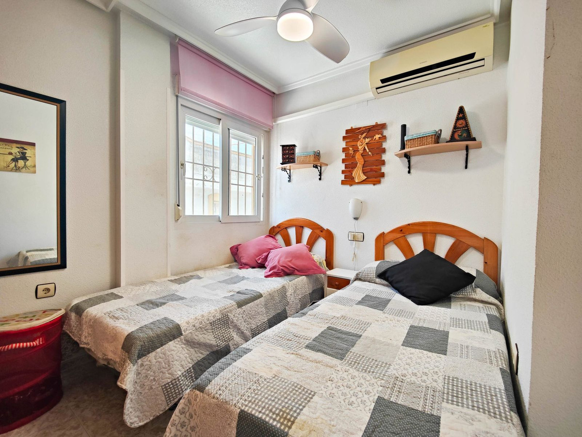 Se vende Apartamento en Planta Última de 3 dormitorios en Costa Blanca, Alicante, España