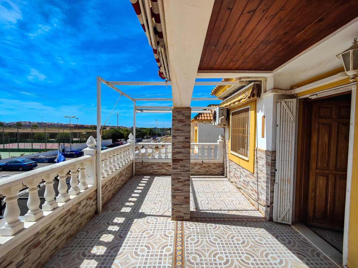 Se vende Apartamento en Planta Última de 3 dormitorios en Costa Blanca, Alicante, España