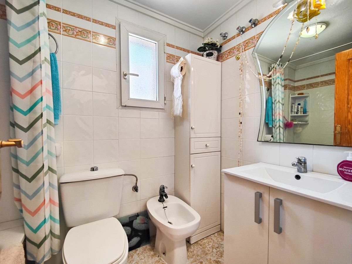 Se vende Apartamento en Planta Última de 3 dormitorios en Costa Blanca, Alicante, España
