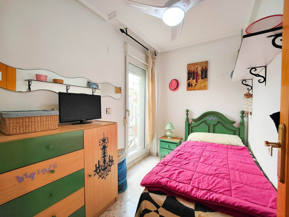 Se vende Apartamento en Planta Última de 3 dormitorios en Costa Blanca, Alicante, España