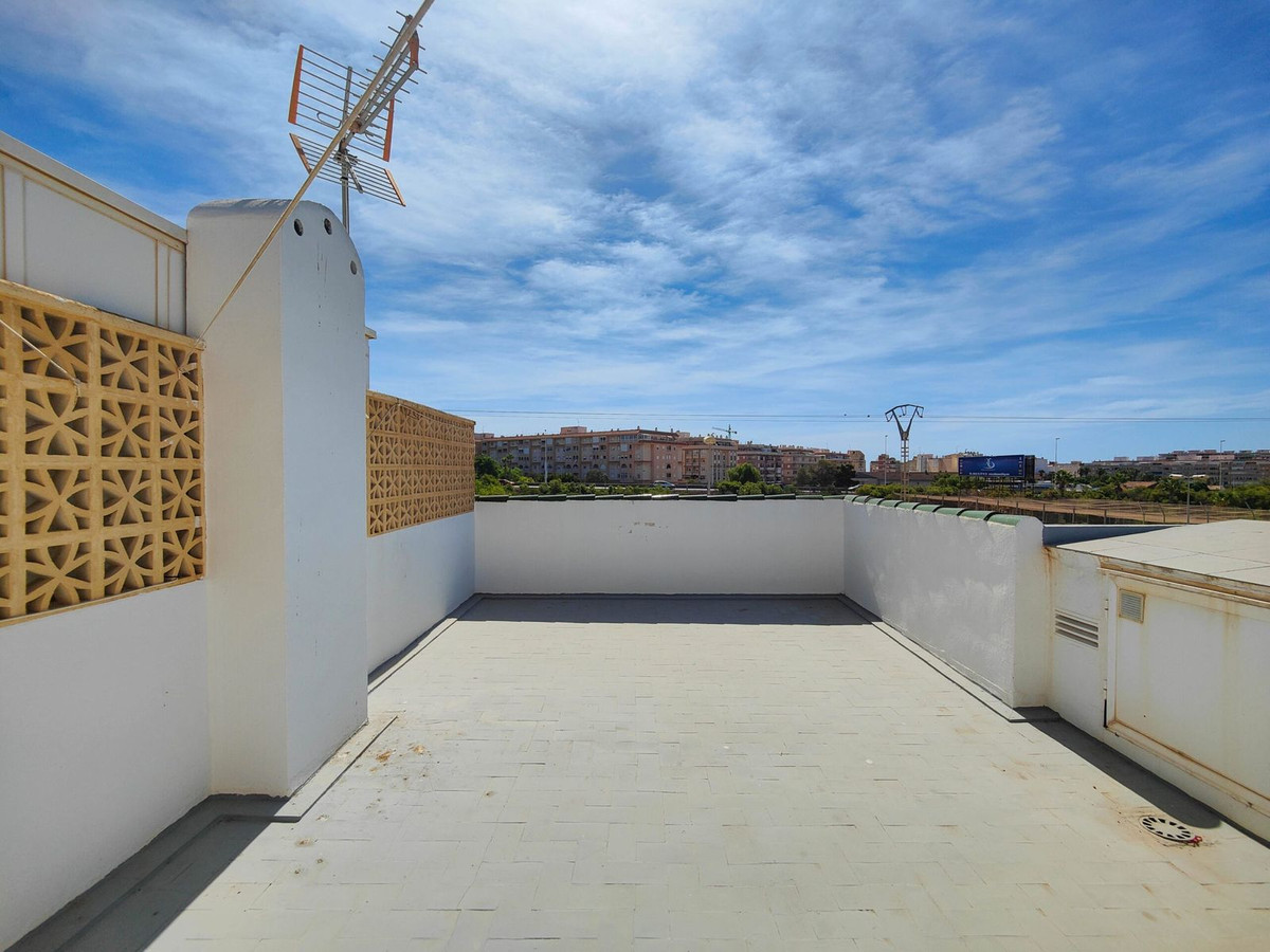 Se vende Apartamento en Planta Última de 3 dormitorios en Costa Blanca, Alicante, España