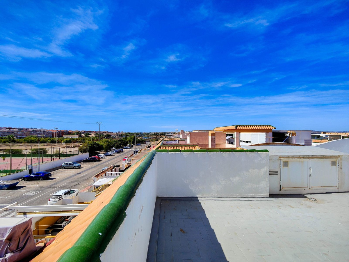 Se vende Apartamento en Planta Última de 3 dormitorios en Costa Blanca, Alicante, España