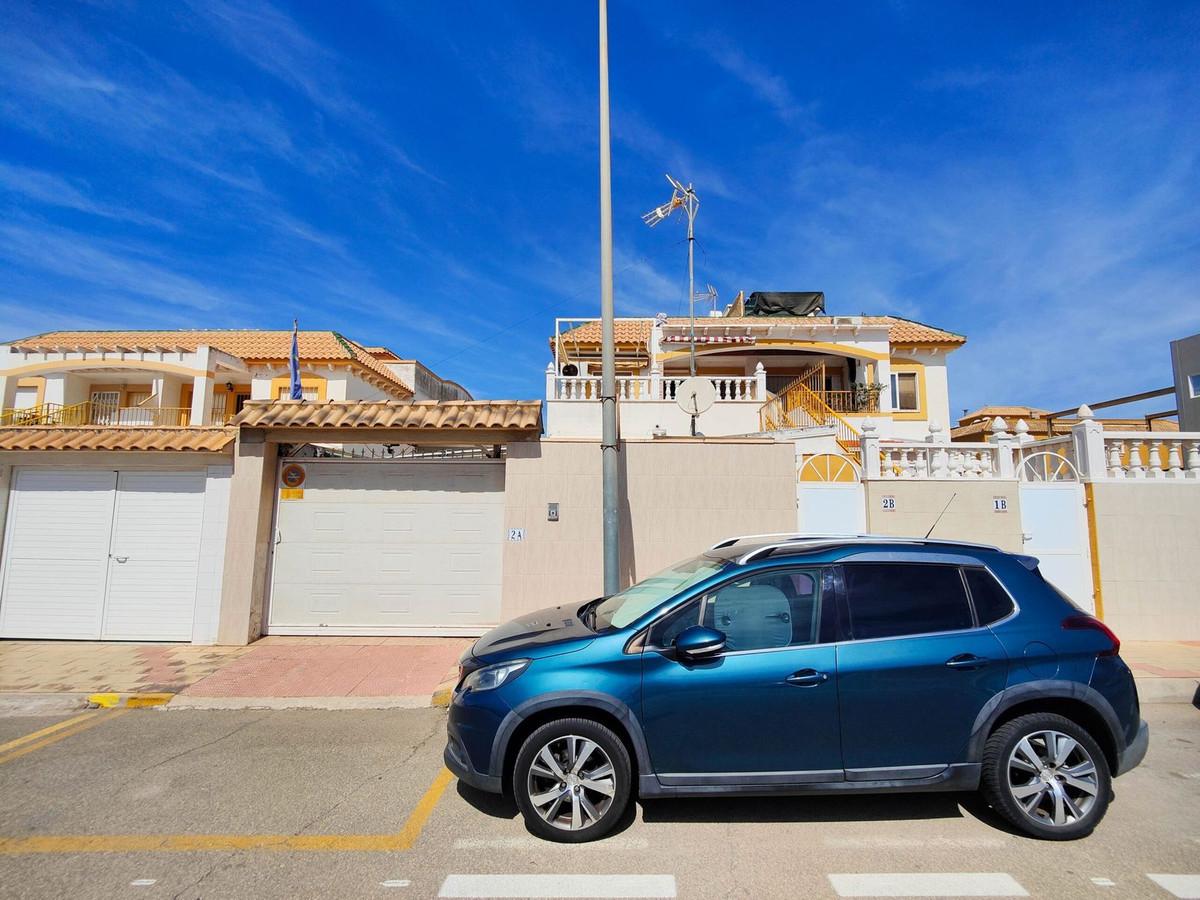Se vende Apartamento en Planta Última de 3 dormitorios en Costa Blanca, Alicante, España