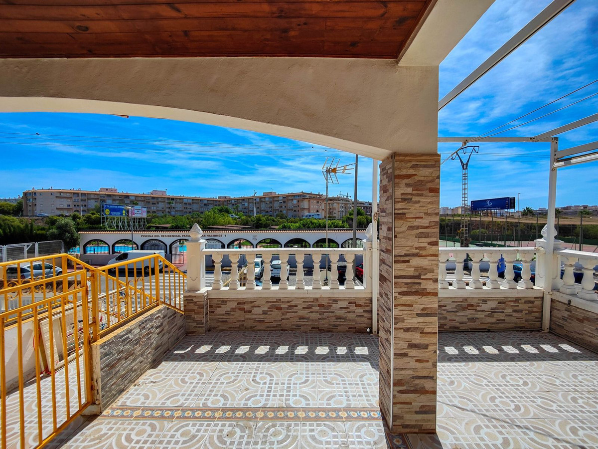 Se vende Apartamento en Planta Última de 3 dormitorios en Costa Blanca, Alicante, España