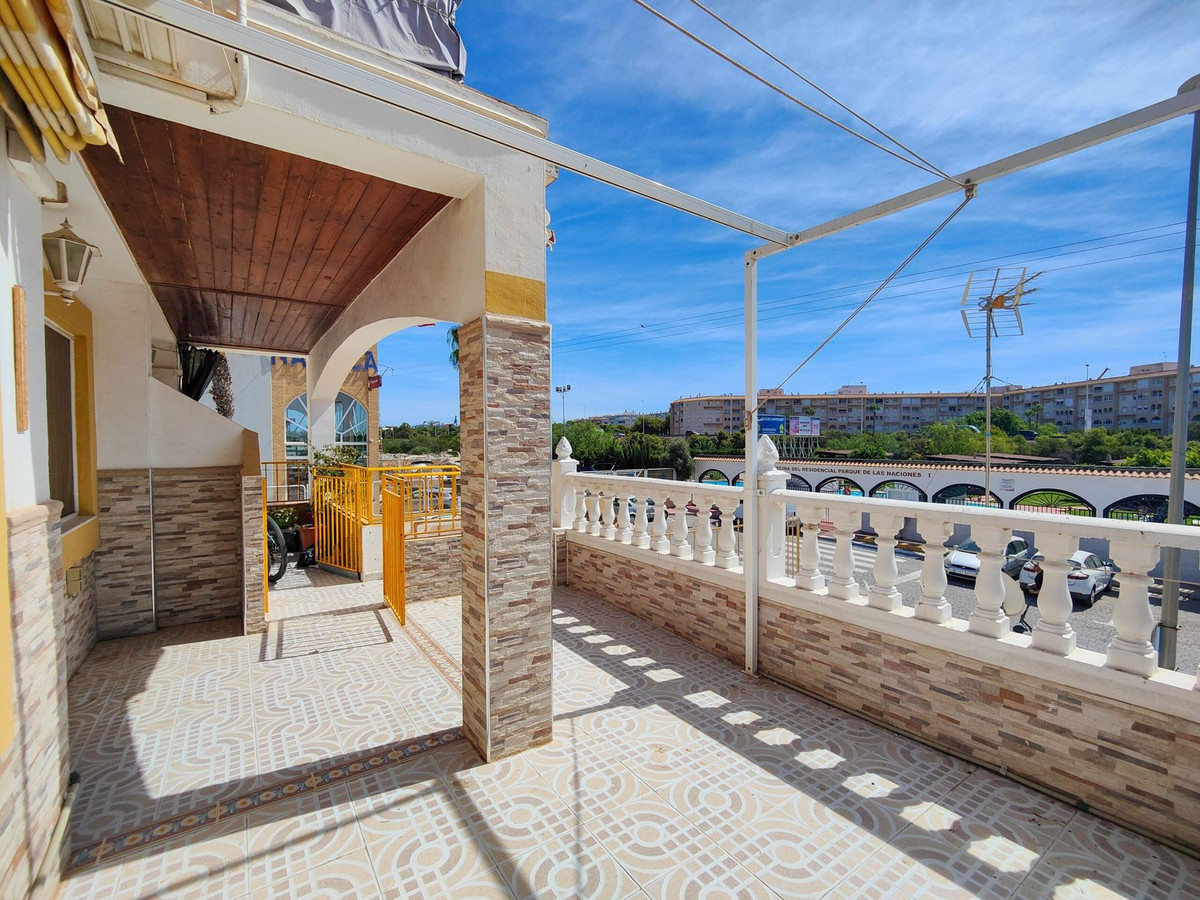 Se vende Apartamento en Planta Última de 3 dormitorios en Costa Blanca, Alicante, España