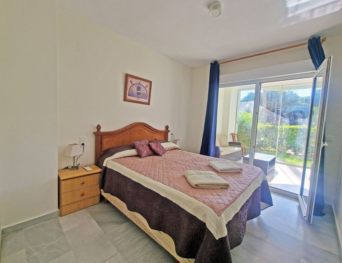 Se vende Apartamento Planta Baja de 2 dormitorios en Costa Del Sol, Málaga, España