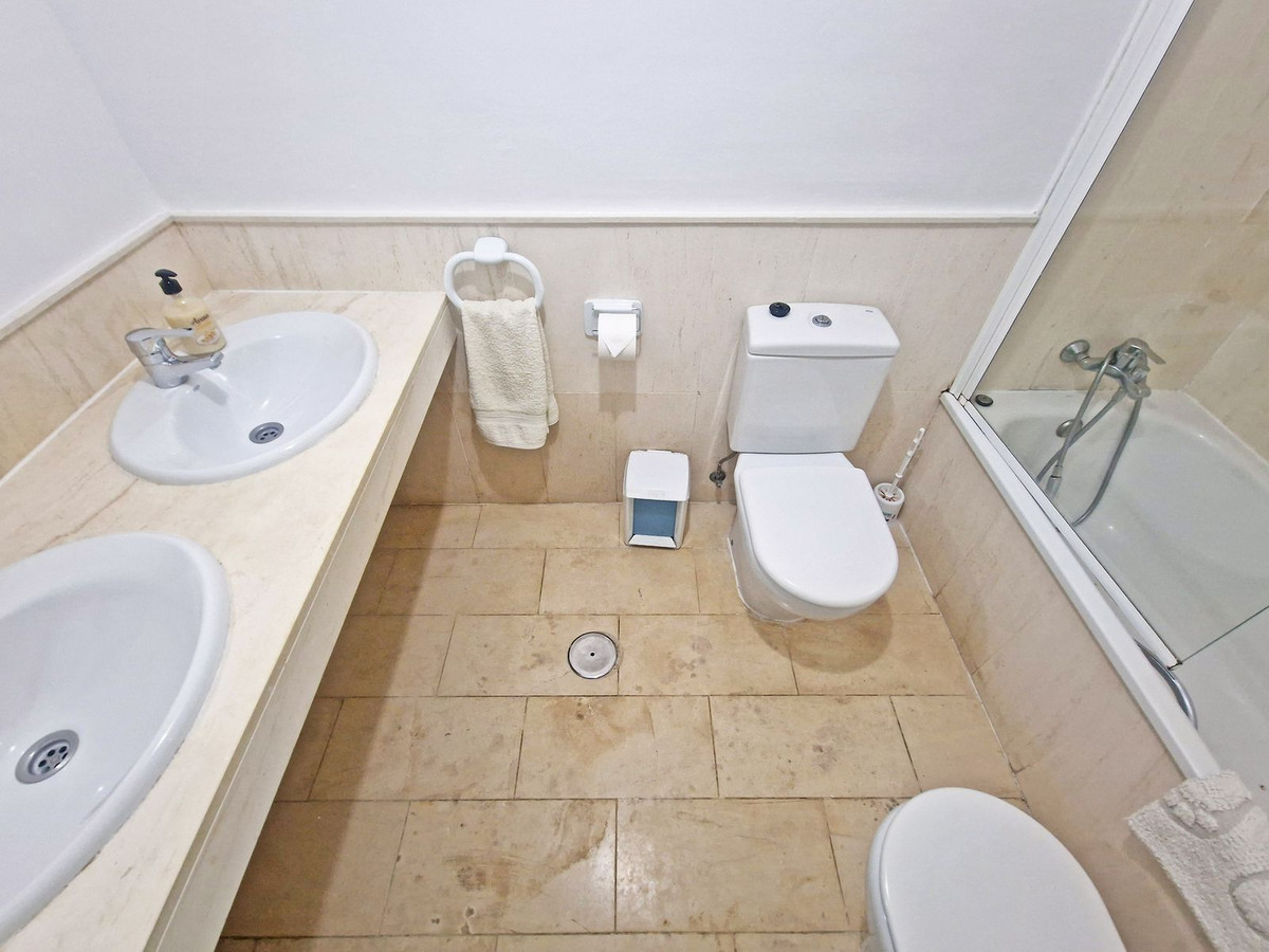 Se vende Apartamento Planta Baja de 2 dormitorios en Costa Del Sol, Málaga, España