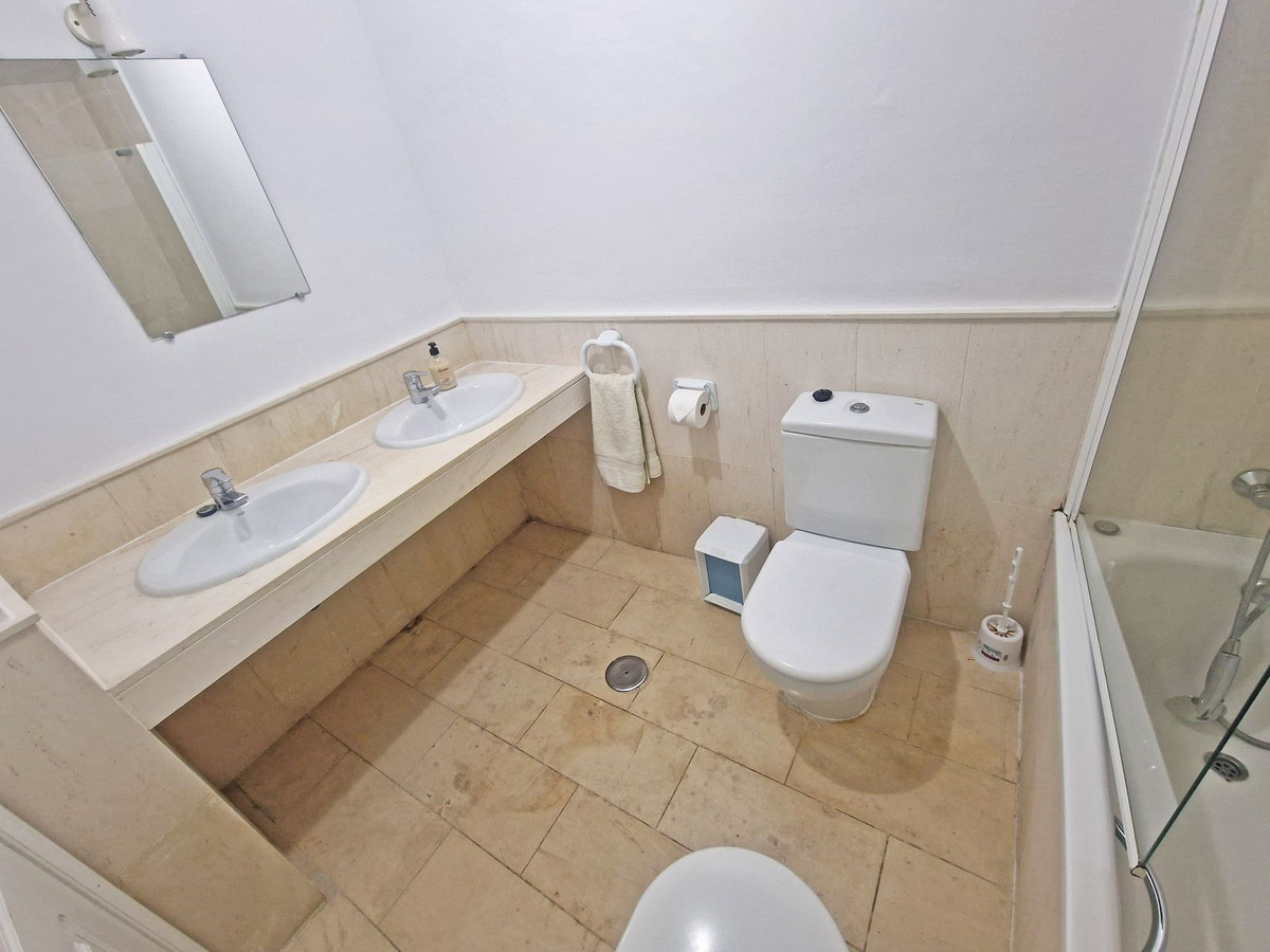Se vende Apartamento Planta Baja de 2 dormitorios en Costa Del Sol, Málaga, España