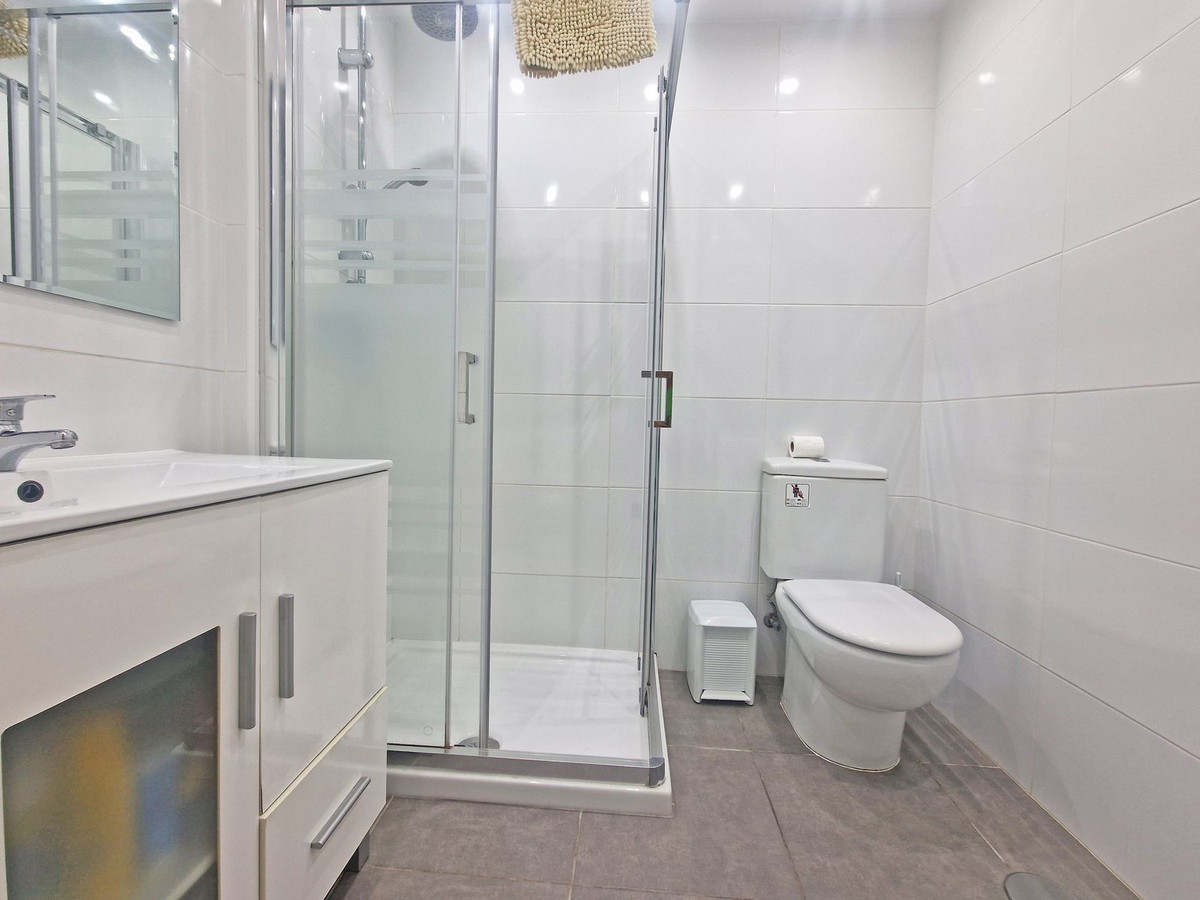 Se vende Apartamento Planta Baja de 2 dormitorios en Costa Del Sol, Málaga, España