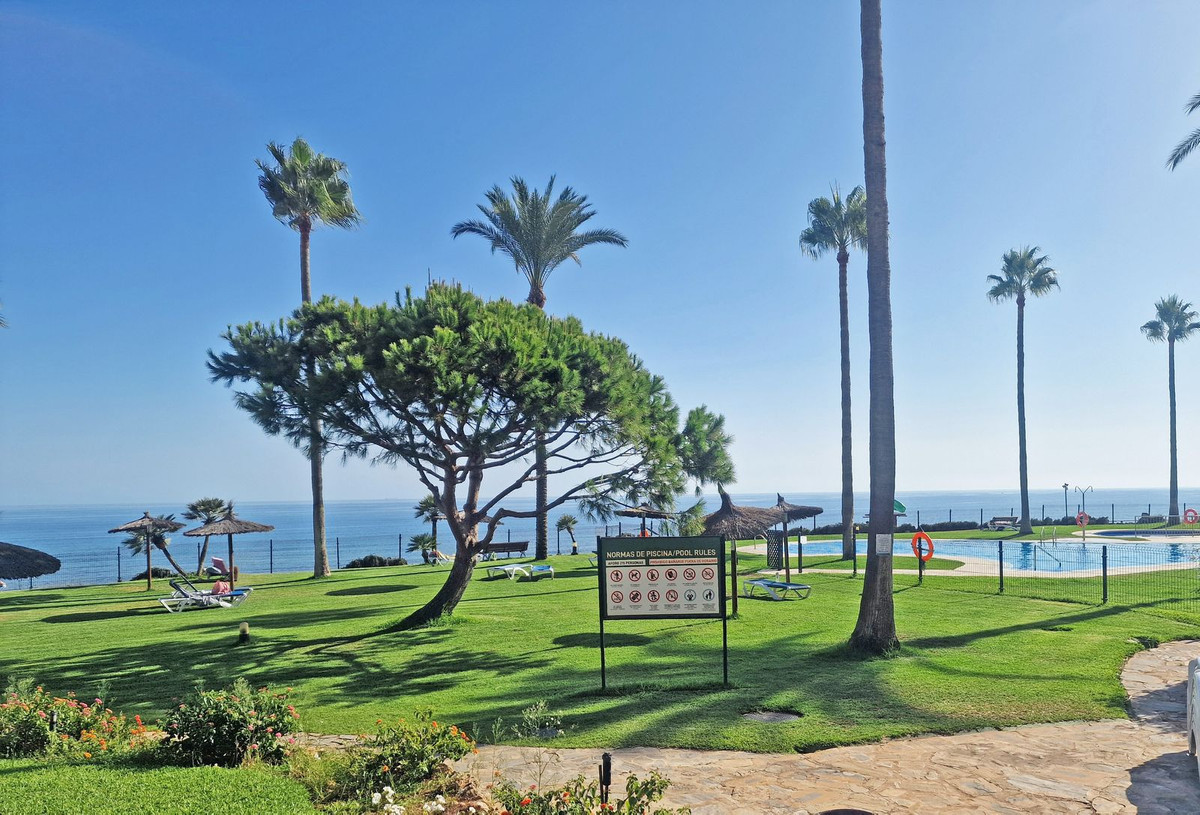 Se vende Apartamento Planta Baja de 2 dormitorios en Costa Del Sol, Málaga, España