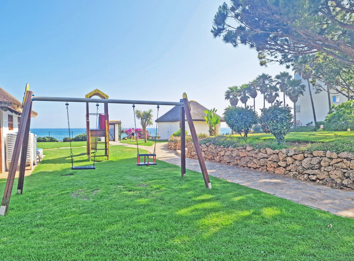 Se vende Apartamento Planta Baja de 2 dormitorios en Costa Del Sol, Málaga, España