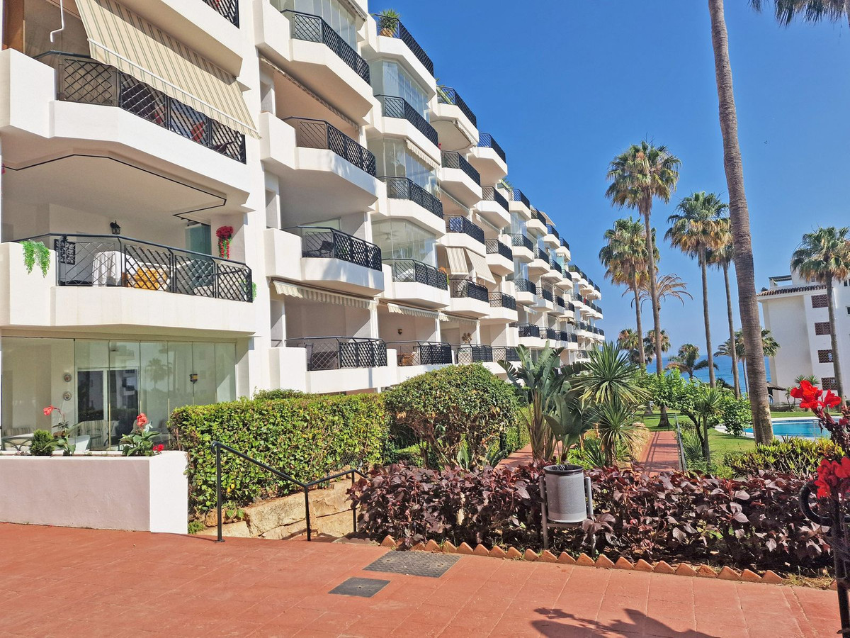 Se vende Apartamento Planta Baja de 2 dormitorios en Costa Del Sol, Málaga, España