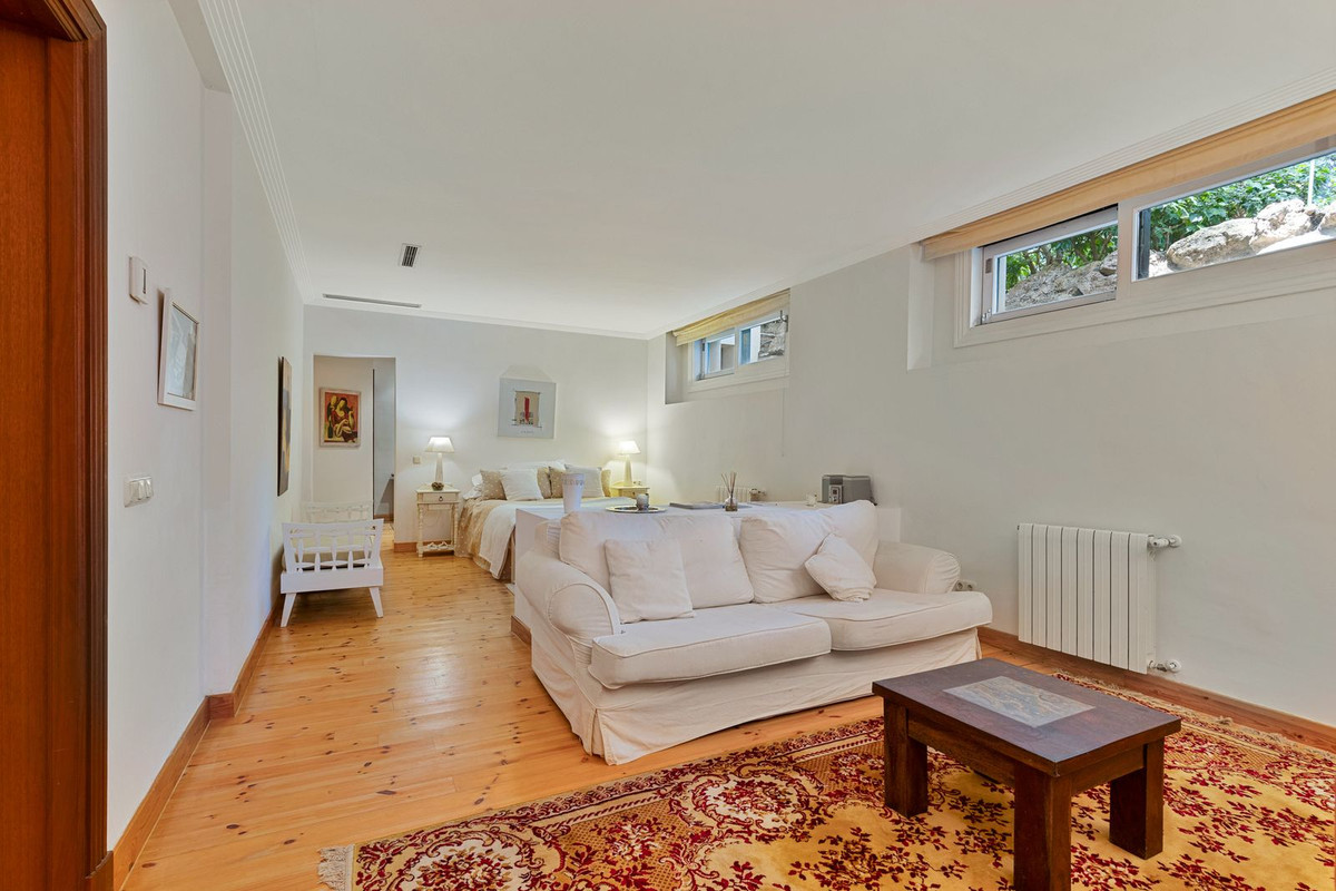 Se vende Villa - Chalet de 5 dormitorios en Costa Del Sol, Málaga, España