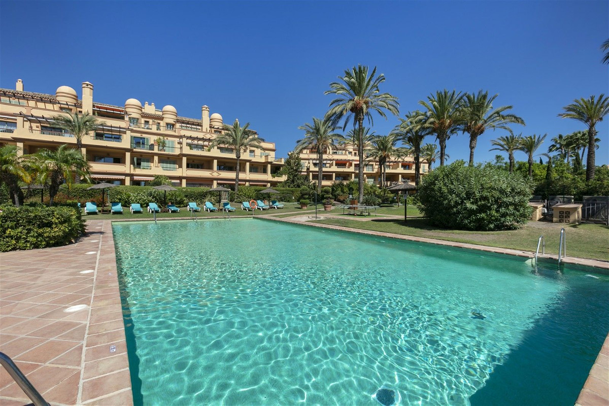 4 Bed Apartment for sale in Los Flamingos Costa Del Sol, Málaga, Spain