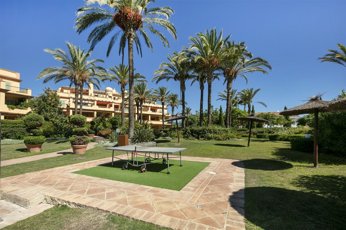 4 Bed Apartment for sale in Los Flamingos Costa Del Sol, Málaga, Spain