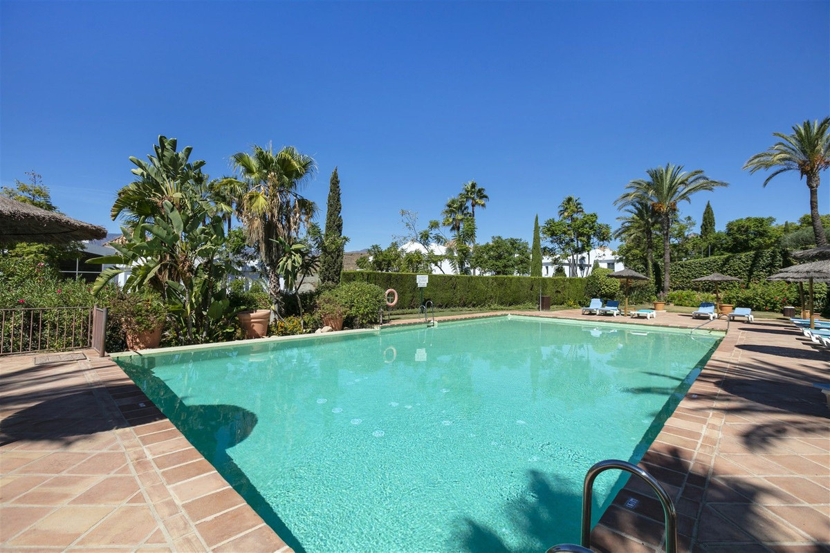 4 Bed Apartment for sale in Los Flamingos Costa Del Sol, Málaga, Spain