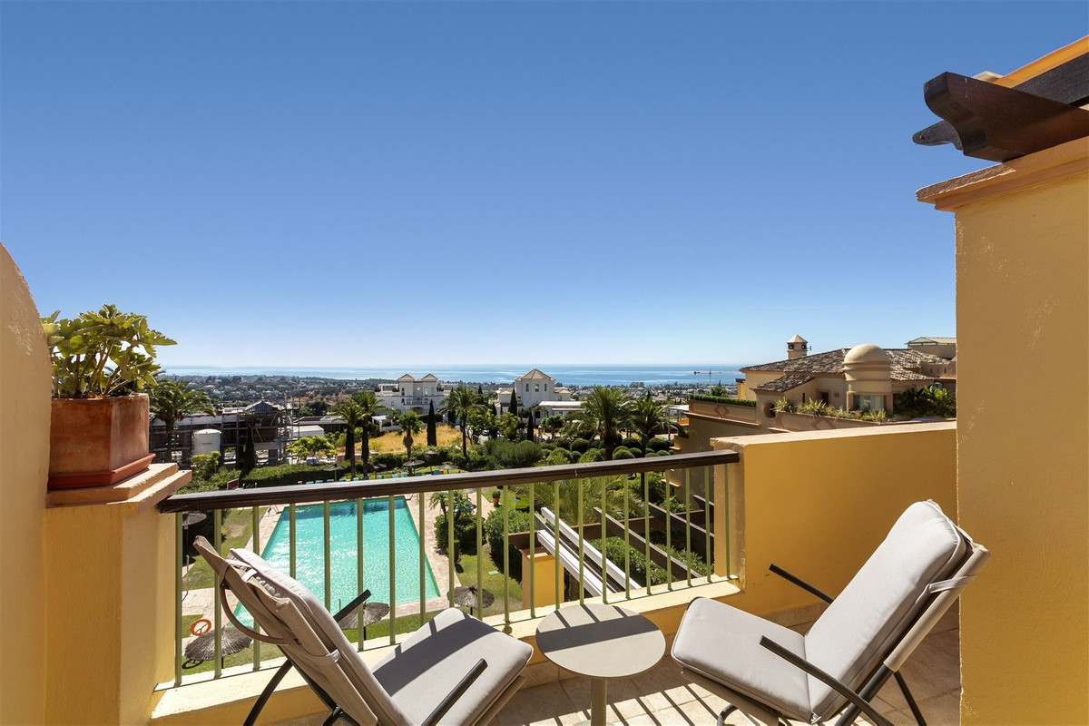 4 Bed Apartment for sale in Los Flamingos Costa Del Sol, Málaga, Spain
