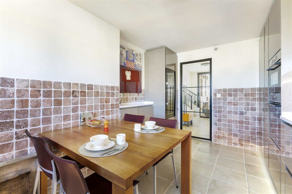 4 Bed Apartment for sale in Los Flamingos Costa Del Sol, Málaga, Spain