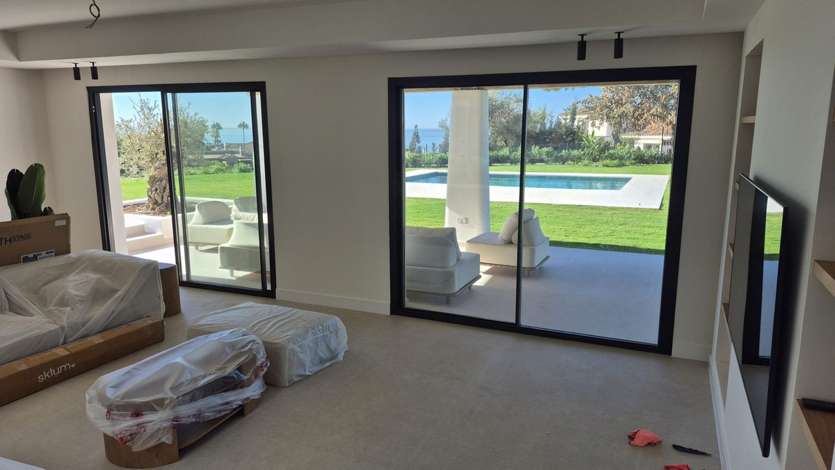 5 Bed Townhouse for sale in El Rosario Costa Del Sol, Málaga, Spain