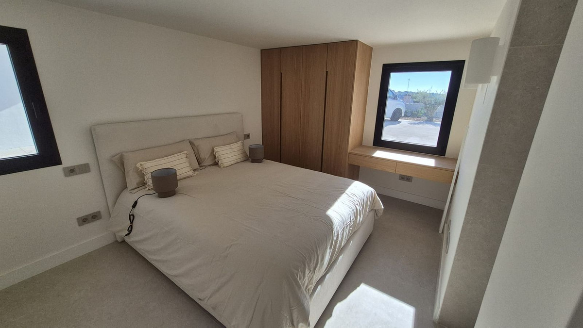 5 Bed Townhouse for sale in El Rosario Costa Del Sol, Málaga, Spain