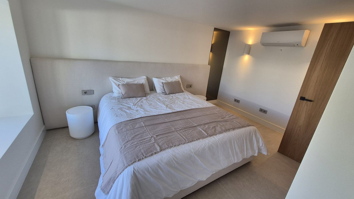 5 Bed Townhouse for sale in El Rosario Costa Del Sol, Málaga, Spain