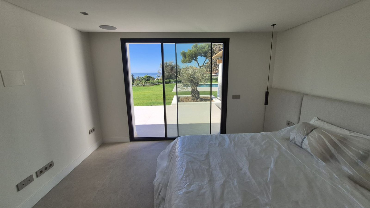 5 Bed Townhouse for sale in El Rosario Costa Del Sol, Málaga, Spain