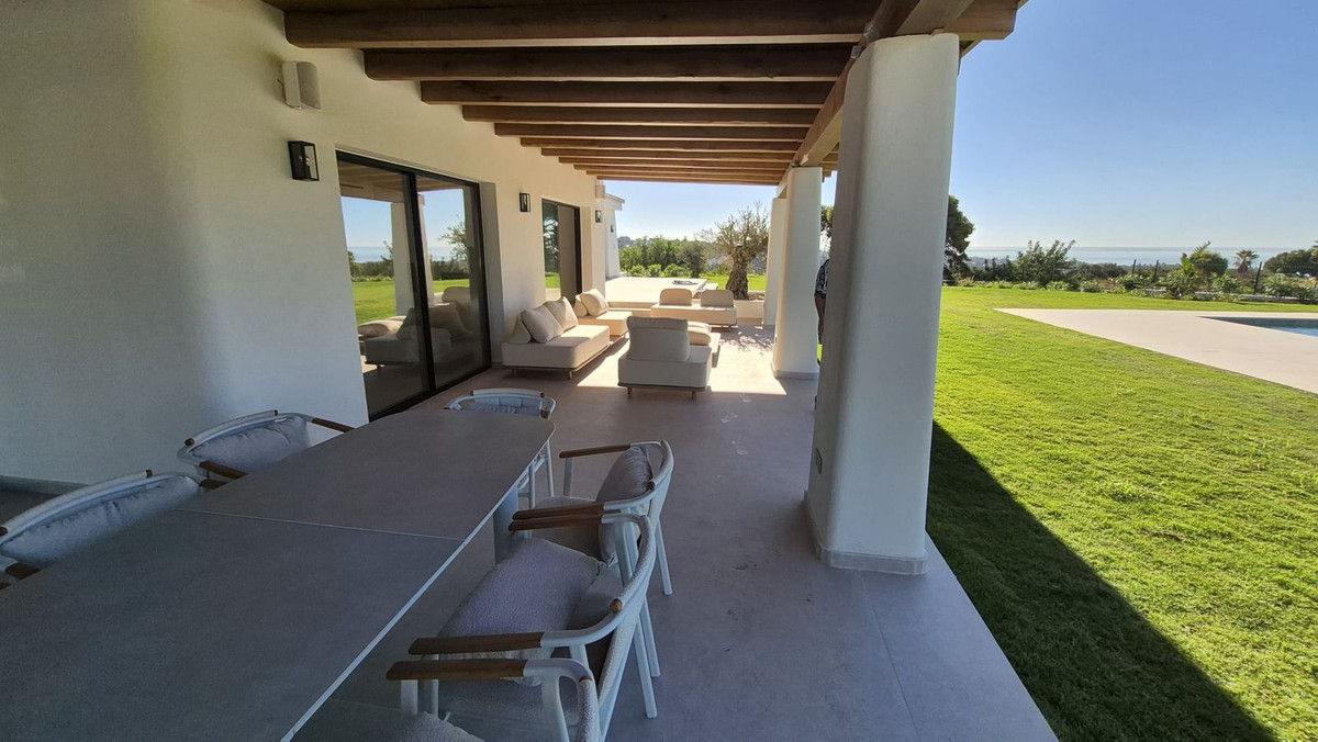 5 Bed Townhouse for sale in El Rosario Costa Del Sol, Málaga, Spain