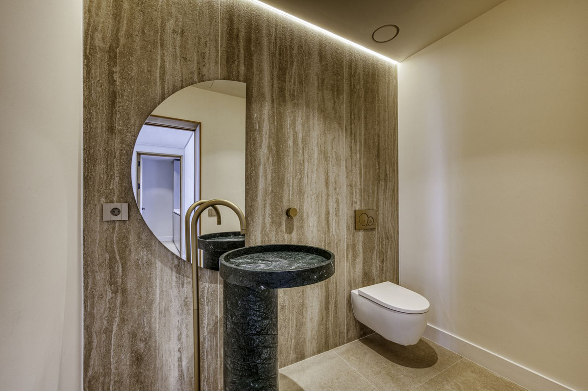 5 Bed Townhouse for sale in El Rosario Costa Del Sol, Málaga, Spain
