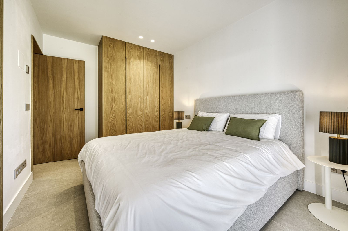 5 Bed Townhouse for sale in El Rosario Costa Del Sol, Málaga, Spain