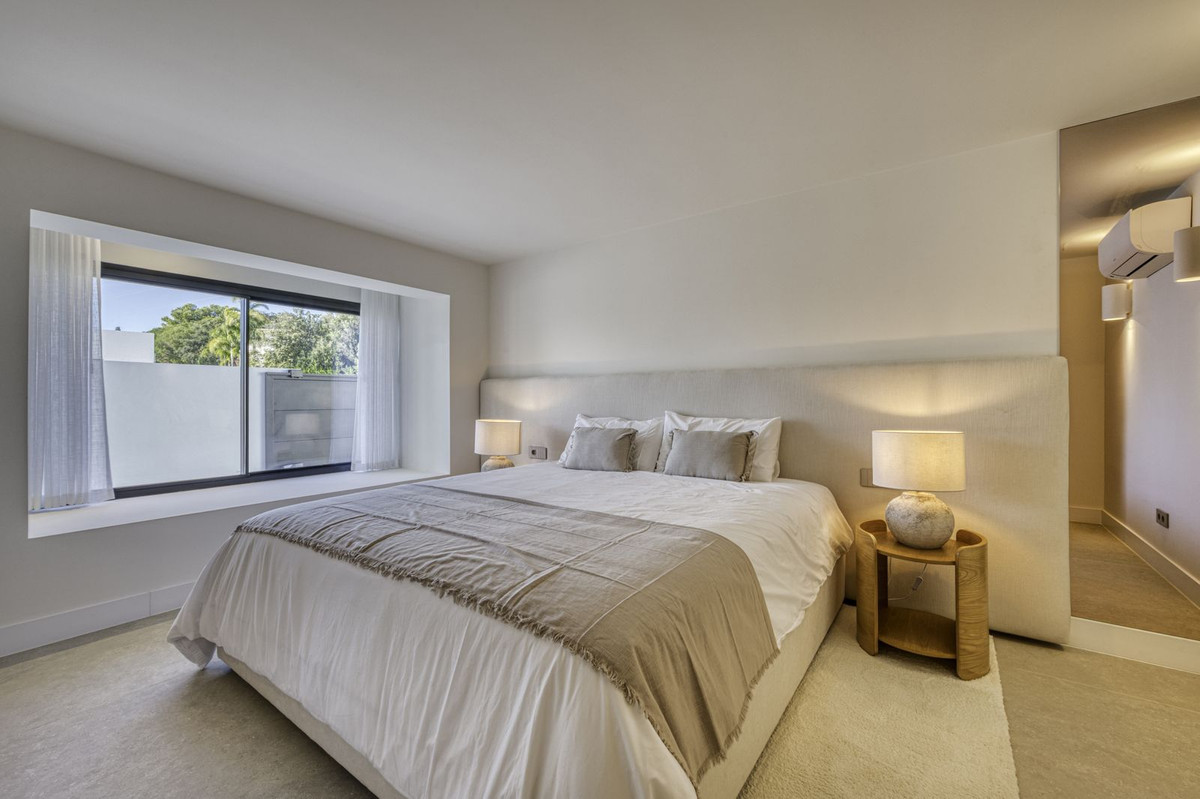 5 Bed Townhouse for sale in El Rosario Costa Del Sol, Málaga, Spain